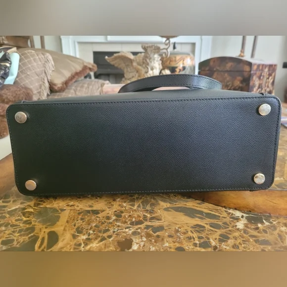 Michael Kors Black Tote Bag - Picture 6 of 8